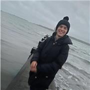 Ragazza di 18 anni disponibile a offrire lezioni per bambini anche più piccoli